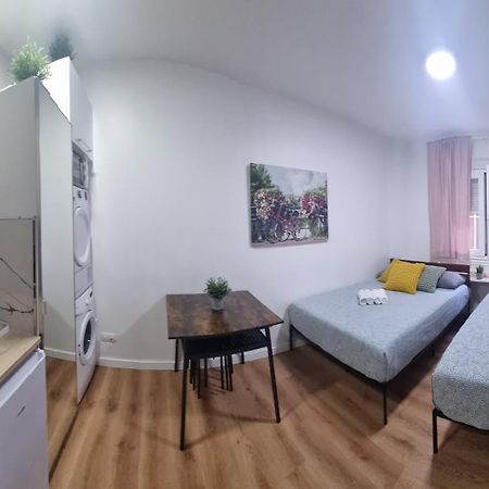 #1 Mini Studio Lovely Granvia Especial Grupos Мадрид Екстериор снимка