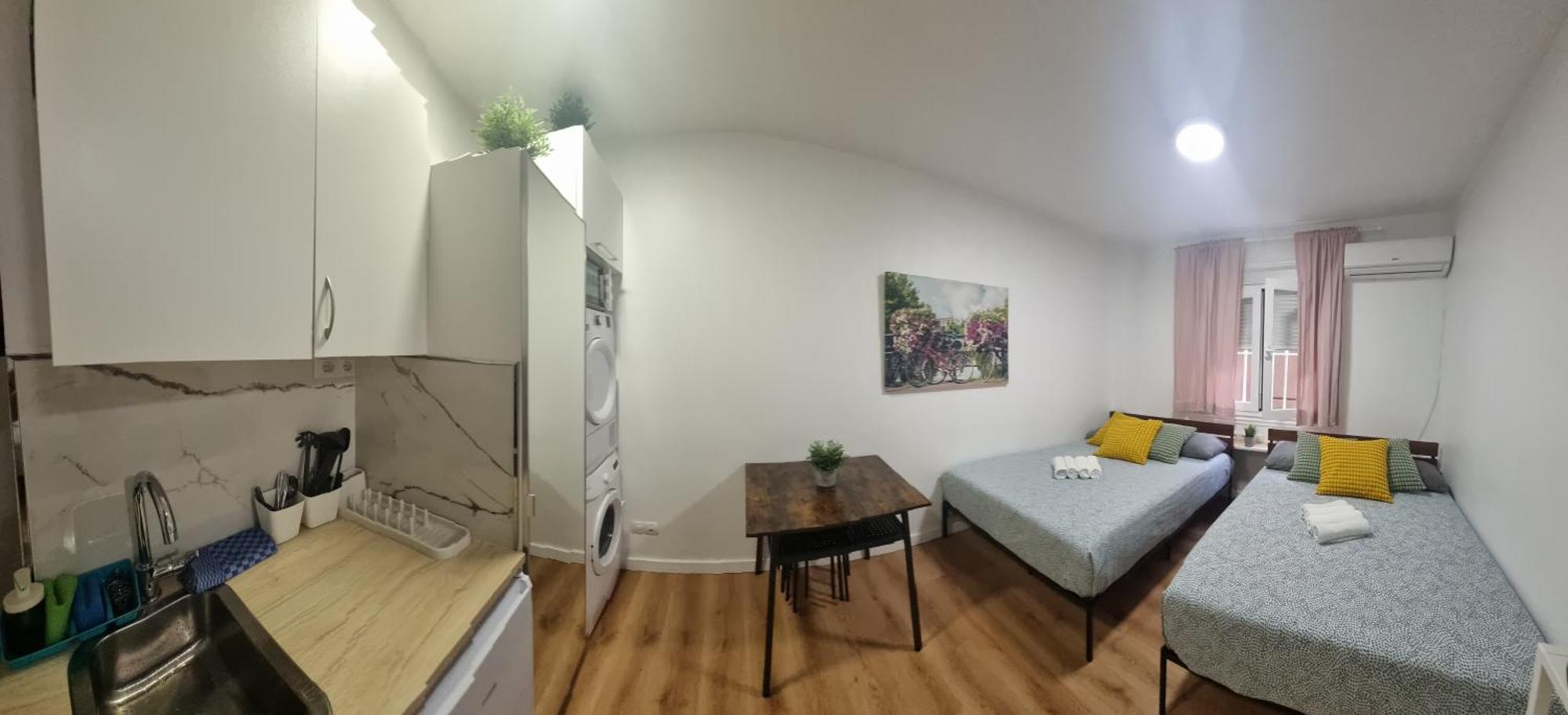 #1 Mini Studio Lovely Granvia Especial Grupos Мадрид Екстериор снимка
